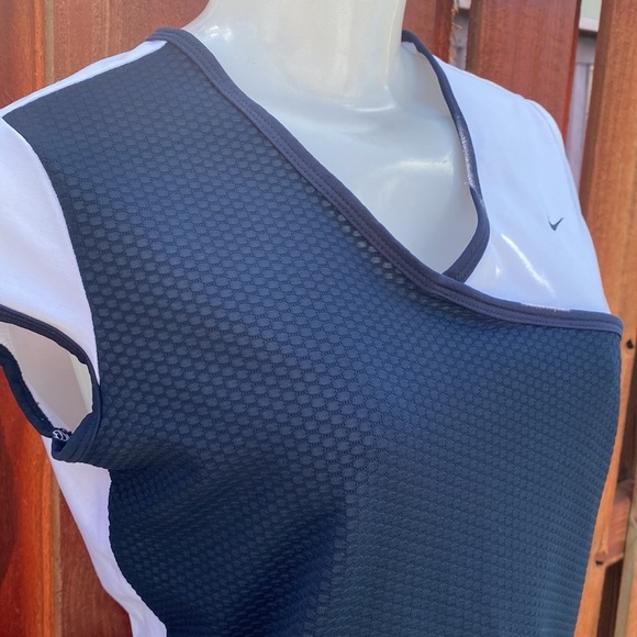 Nike Sphere Top Size S - Picture 4 of 6